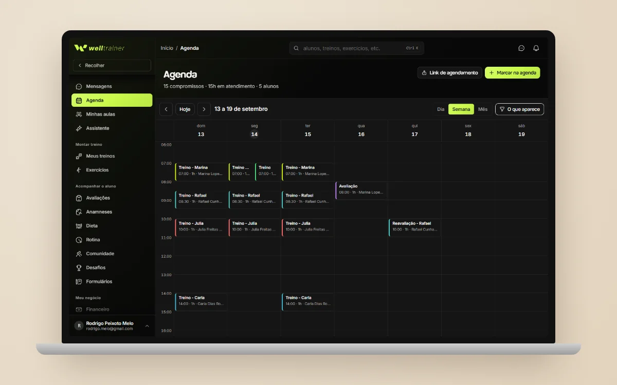 Tela real da Welltrainer mostrando a agenda da semana com os atendimentos