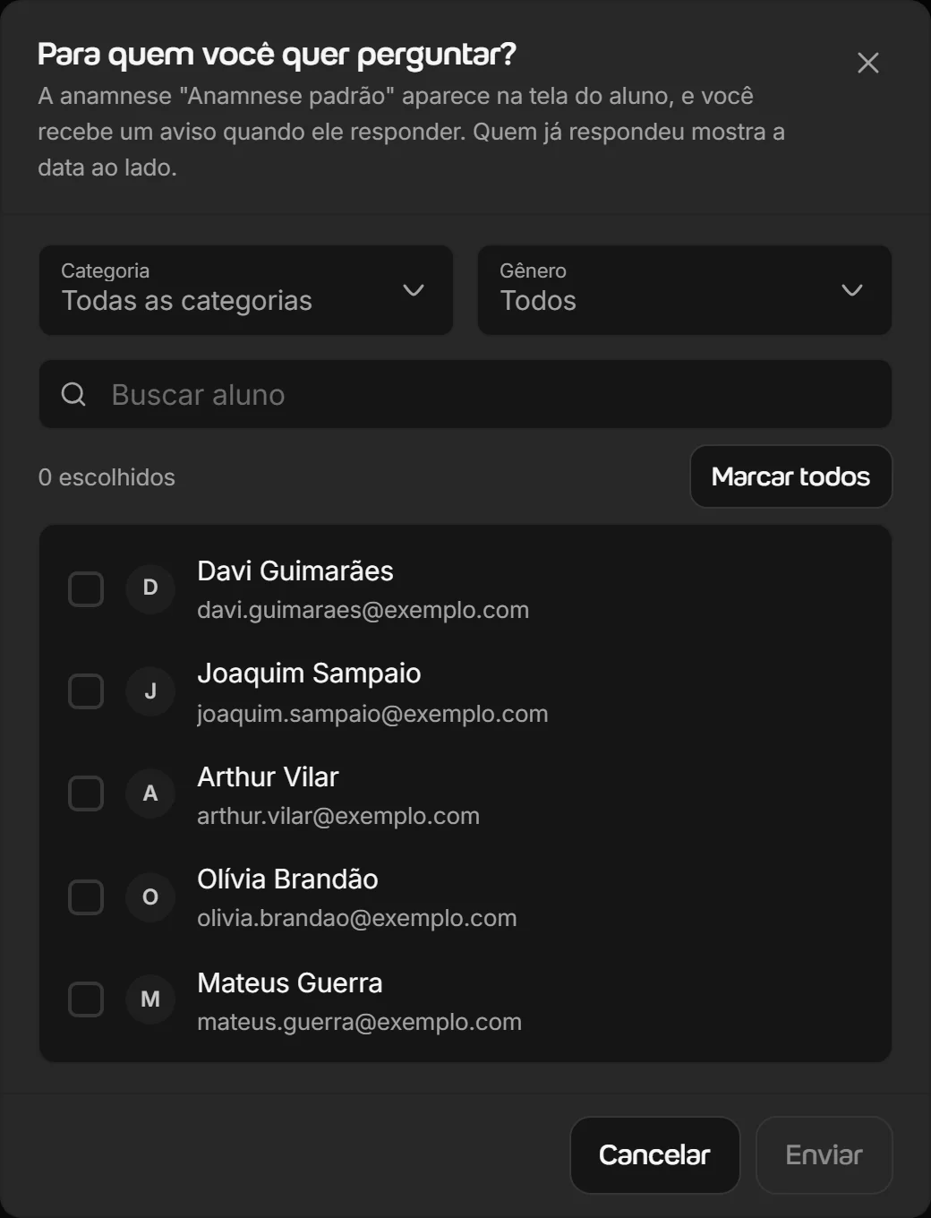 Tela Para quem você quer perguntar, no Welltrainer, para pedir a anamnese a alunos escolhidos com filtro por categoria e gênero