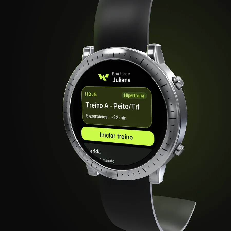 Relógio Amazfit com o app da Welltrainer na home: Boa tarde, Juliana, o cartão Hoje com o Treino A - Peito/Trí, 5 exercícios e cerca de 32 minutos, e o botão Iniciar treino
